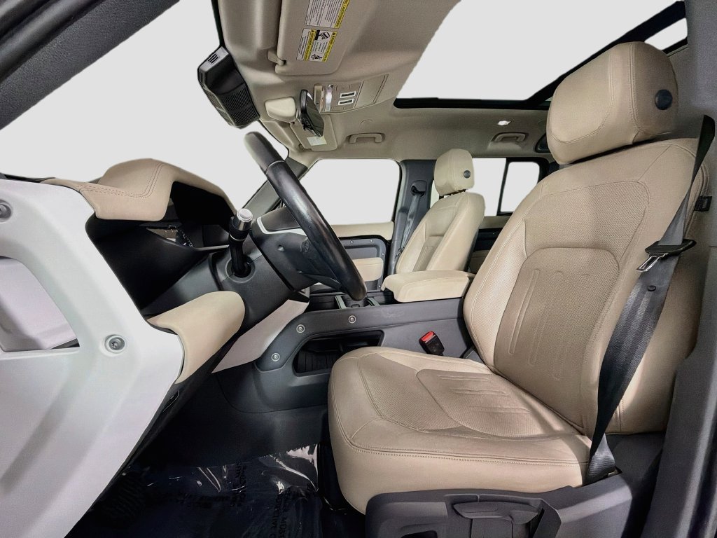 Used 2022 Black Land Rover S image 22