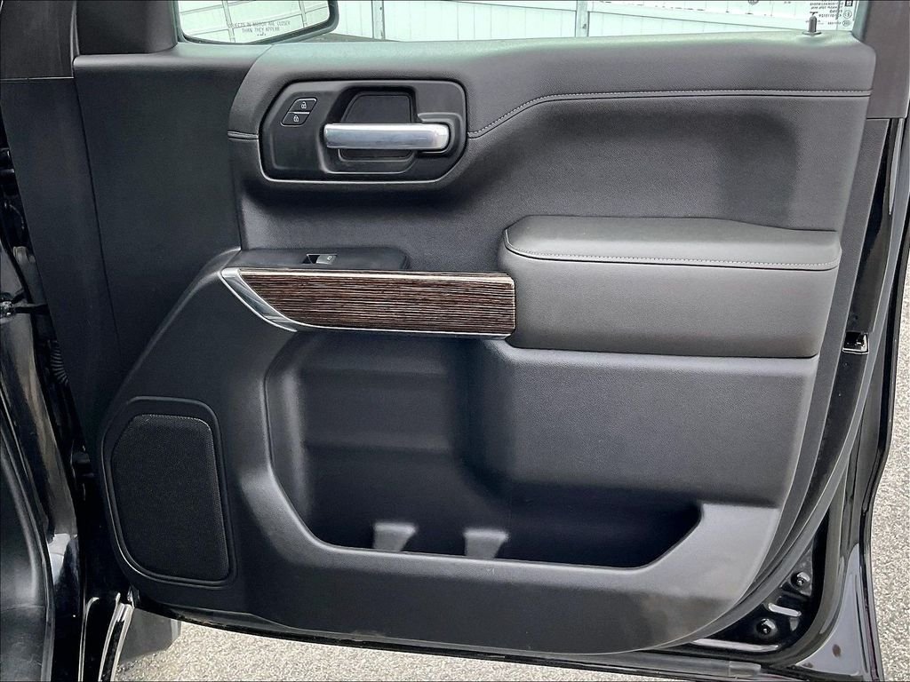 Used 2019 Black GMC SLE image 12