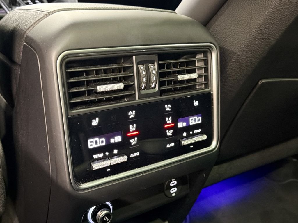 Used 2020  Porsche  image 27