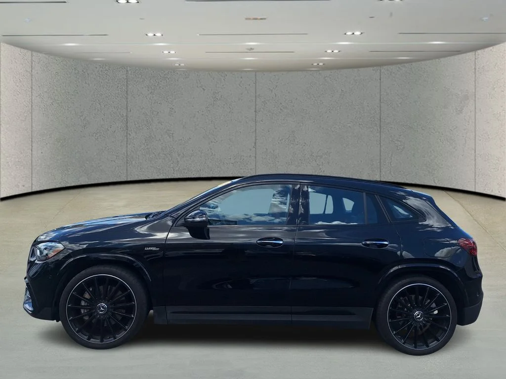 Used 2025  Mercedes-Benz GLA 35 AMG® image 2