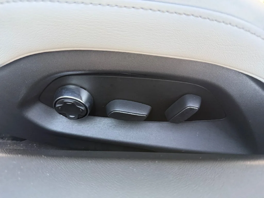 Used 2020 BLADE SILVER METALLIC Chevrolet 3LT image 32
