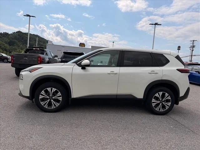 Used 2023 White Nissan SV image 4