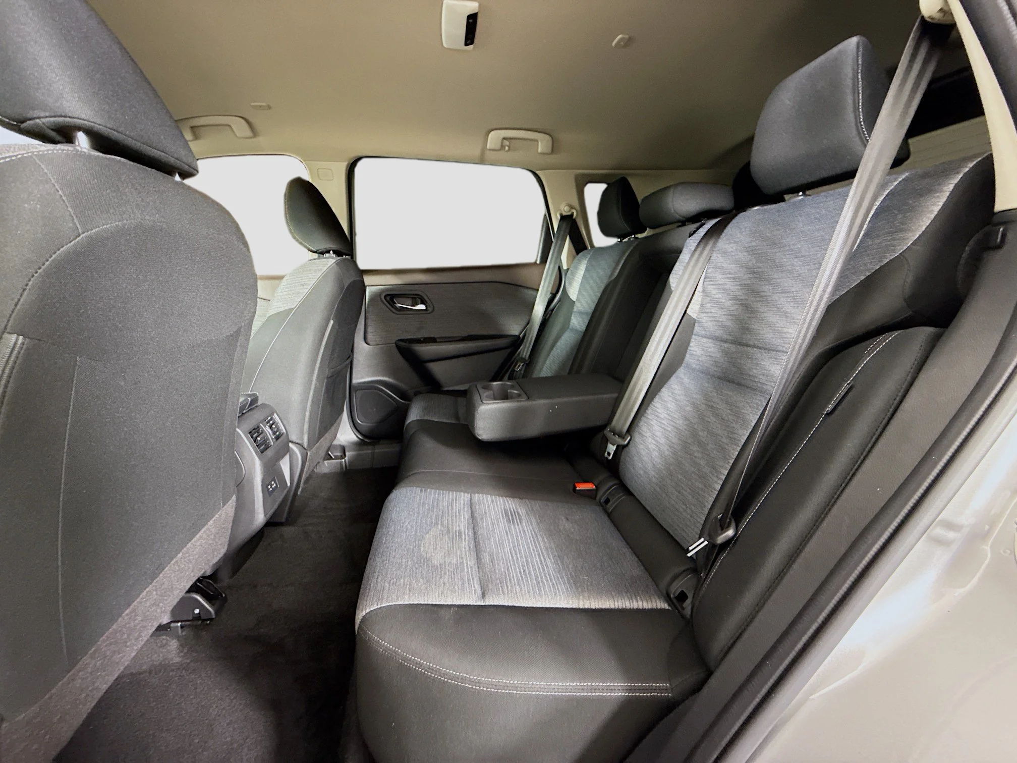 Used 2023  Nissan SV image 26