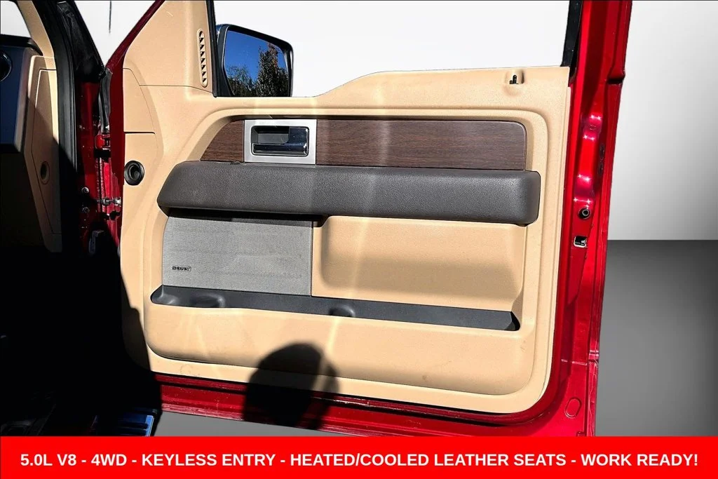 Used 2013  Ford Lariat image 33