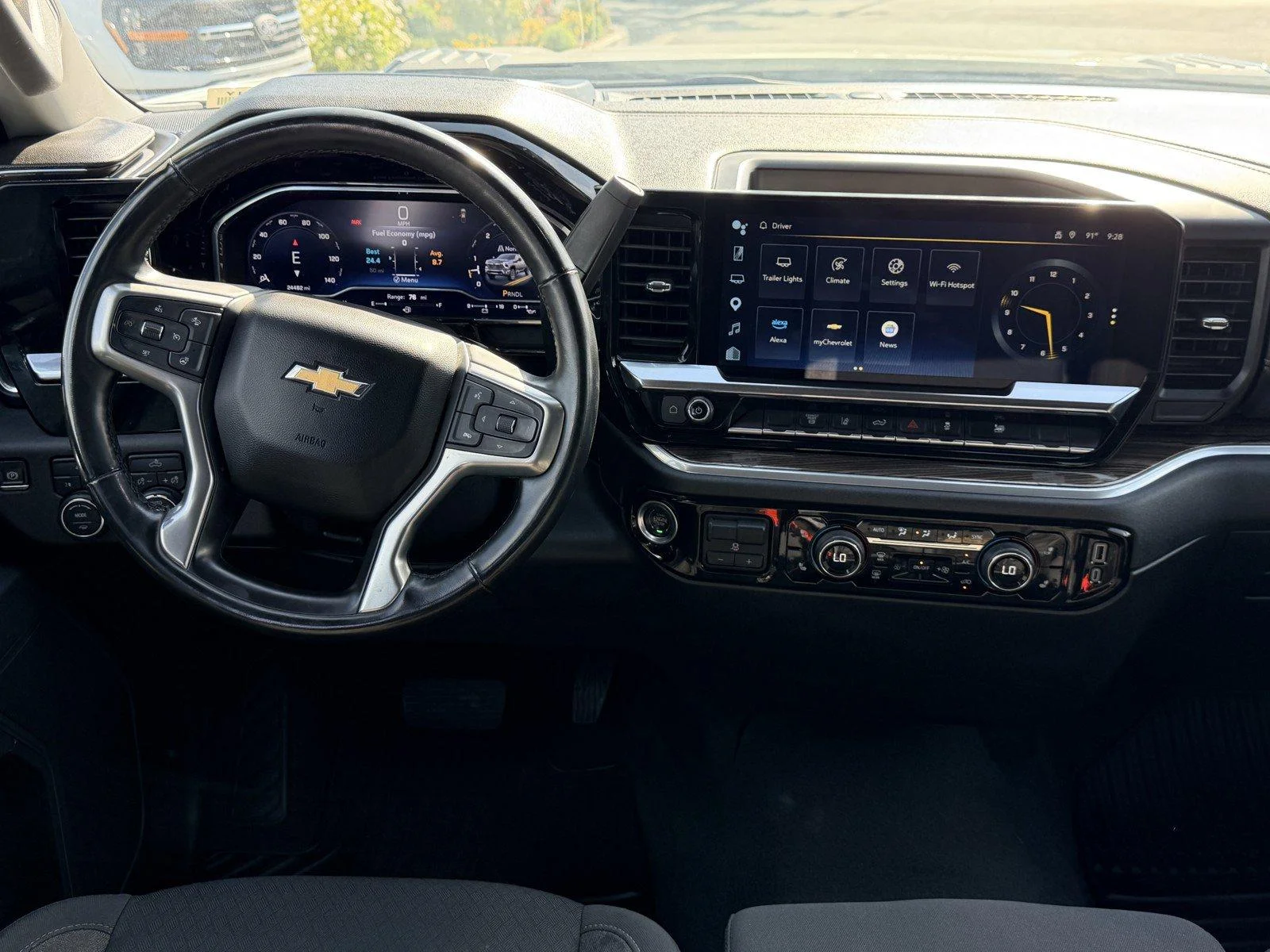 Used 2025 Summit White Chevrolet LT image 14