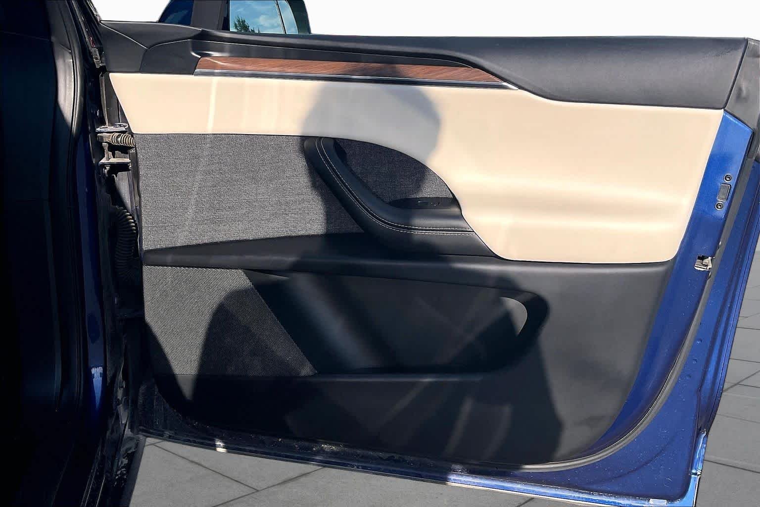 2022 Tesla Model X Long Range - Photo 20