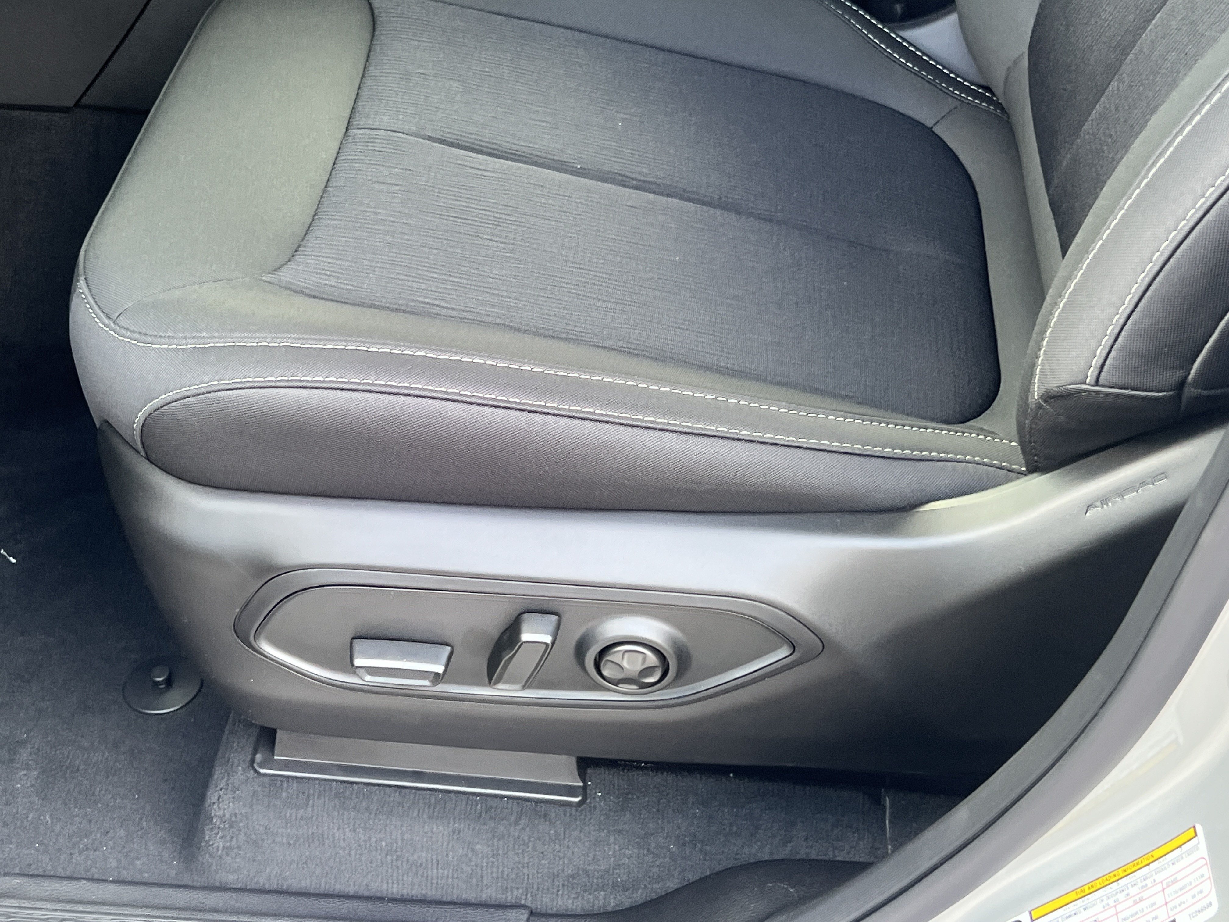 New 2026 Silver Zynith Exterior Paint Jeep Laredo image 12