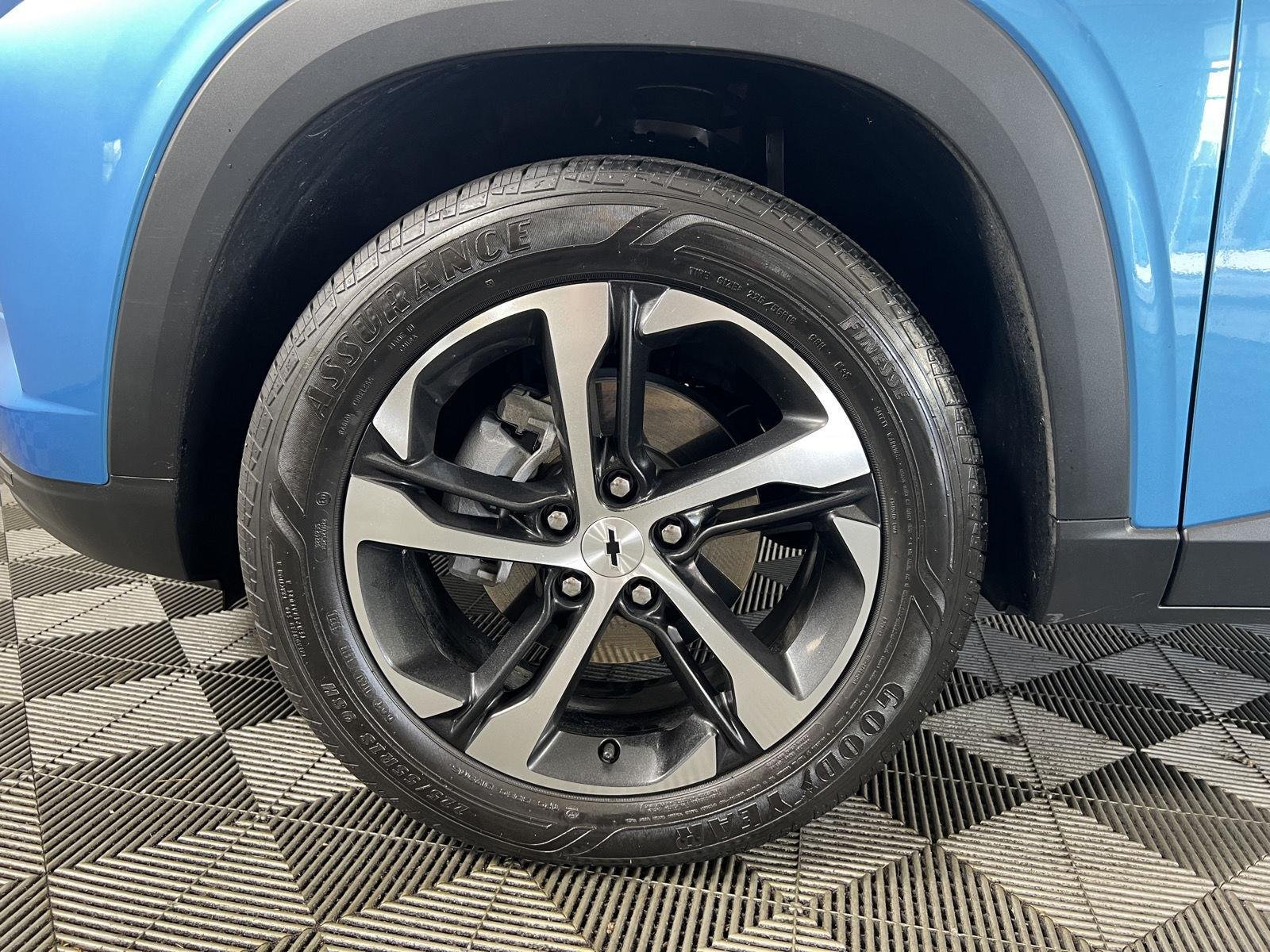 Used 2025 Marina Blue Metallic Chevrolet 1RS image 29