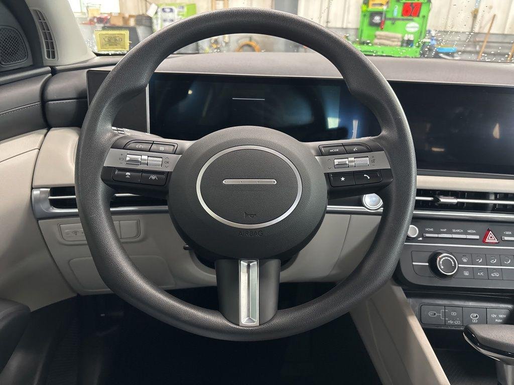 New 2026 White Hyundai SE AWD image 21