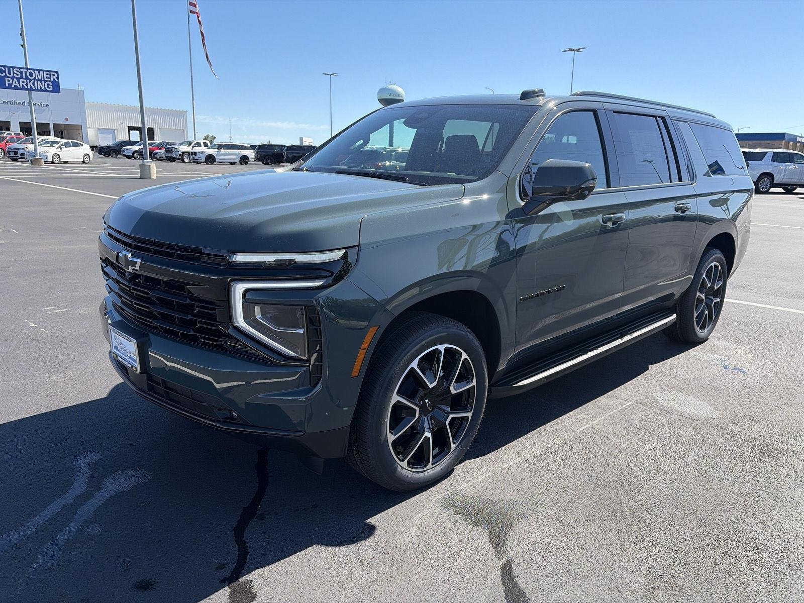 2026 Chevrolet Suburban RST - Photo 12
