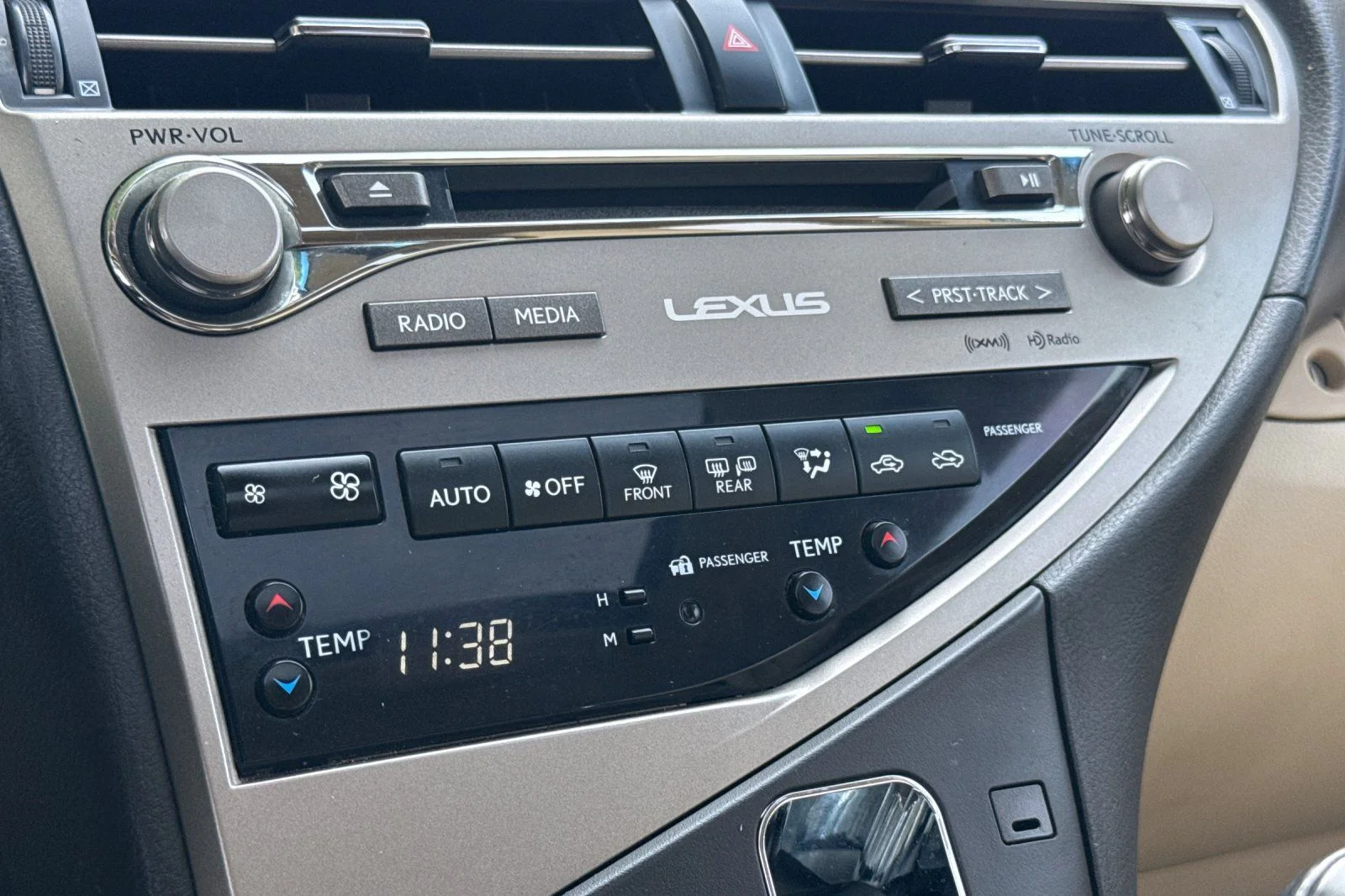 Used 2015 White Lexus 350 image 19