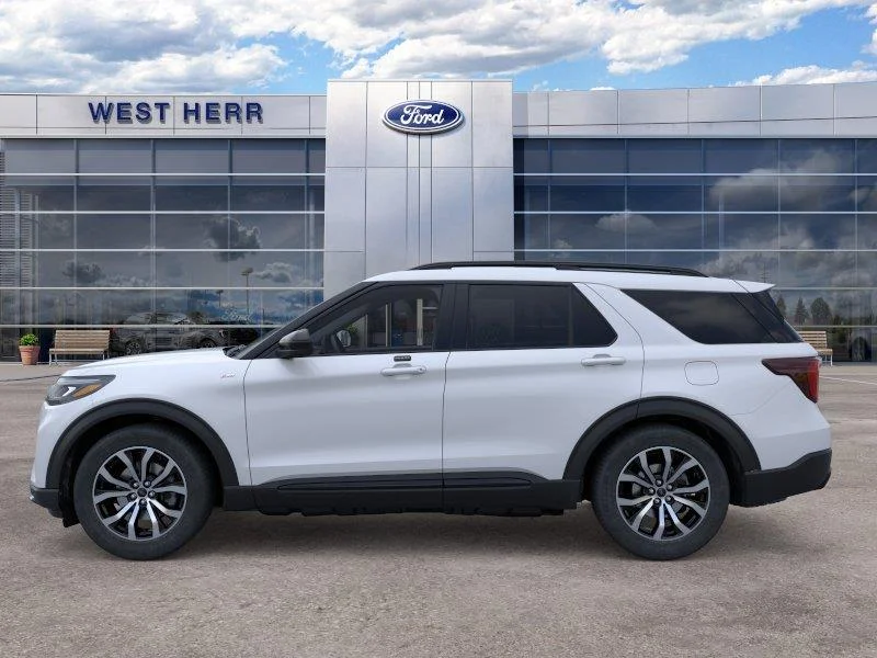 New 2026 Space White Metallic Ford ST-Line image 4