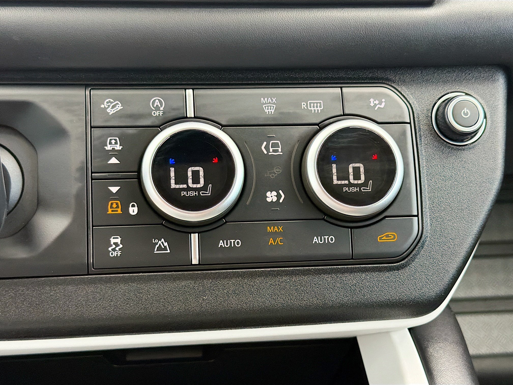 Certified Used 2025 Fuji White Land Rover S image 34