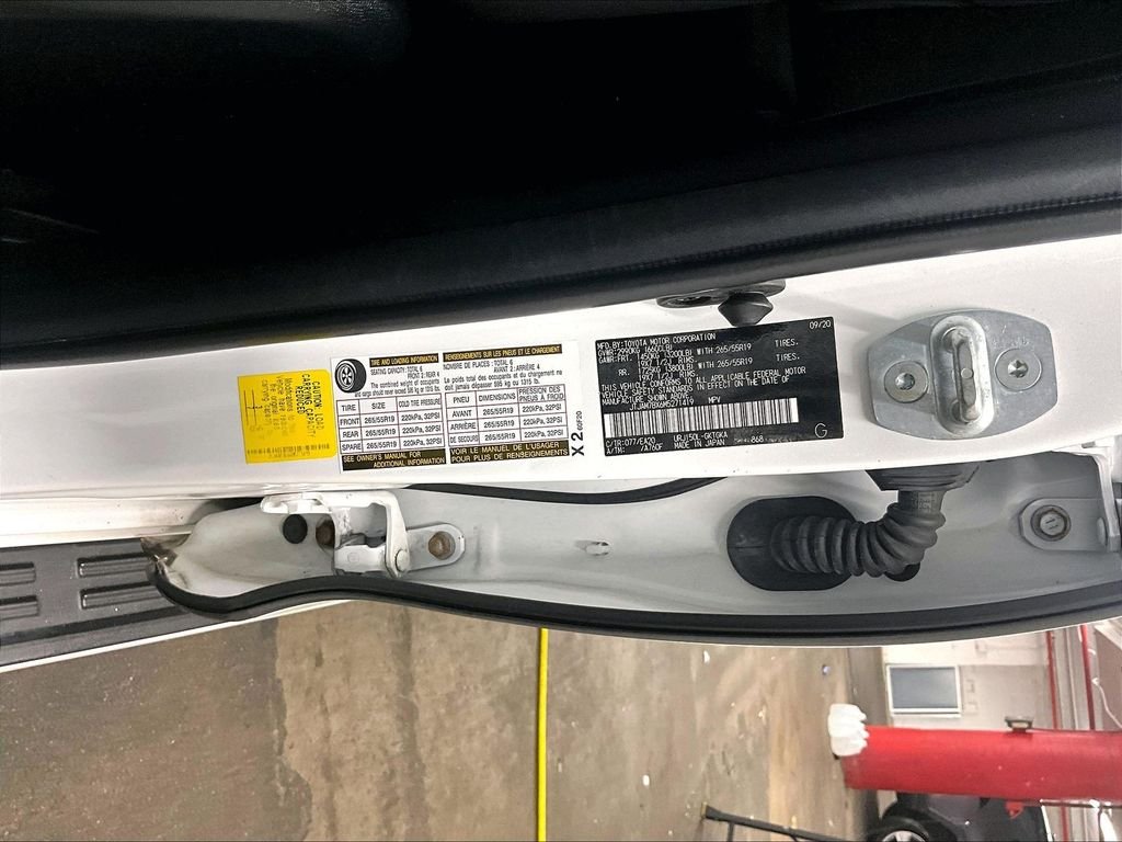 Used 2021 White Lexus 460 image 34