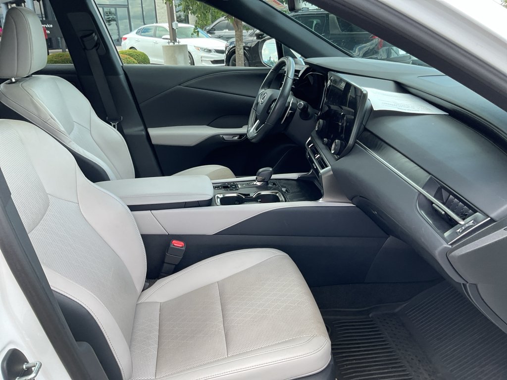 Used 2023 Eminent White Pearl Lexus Premium Plus image 12