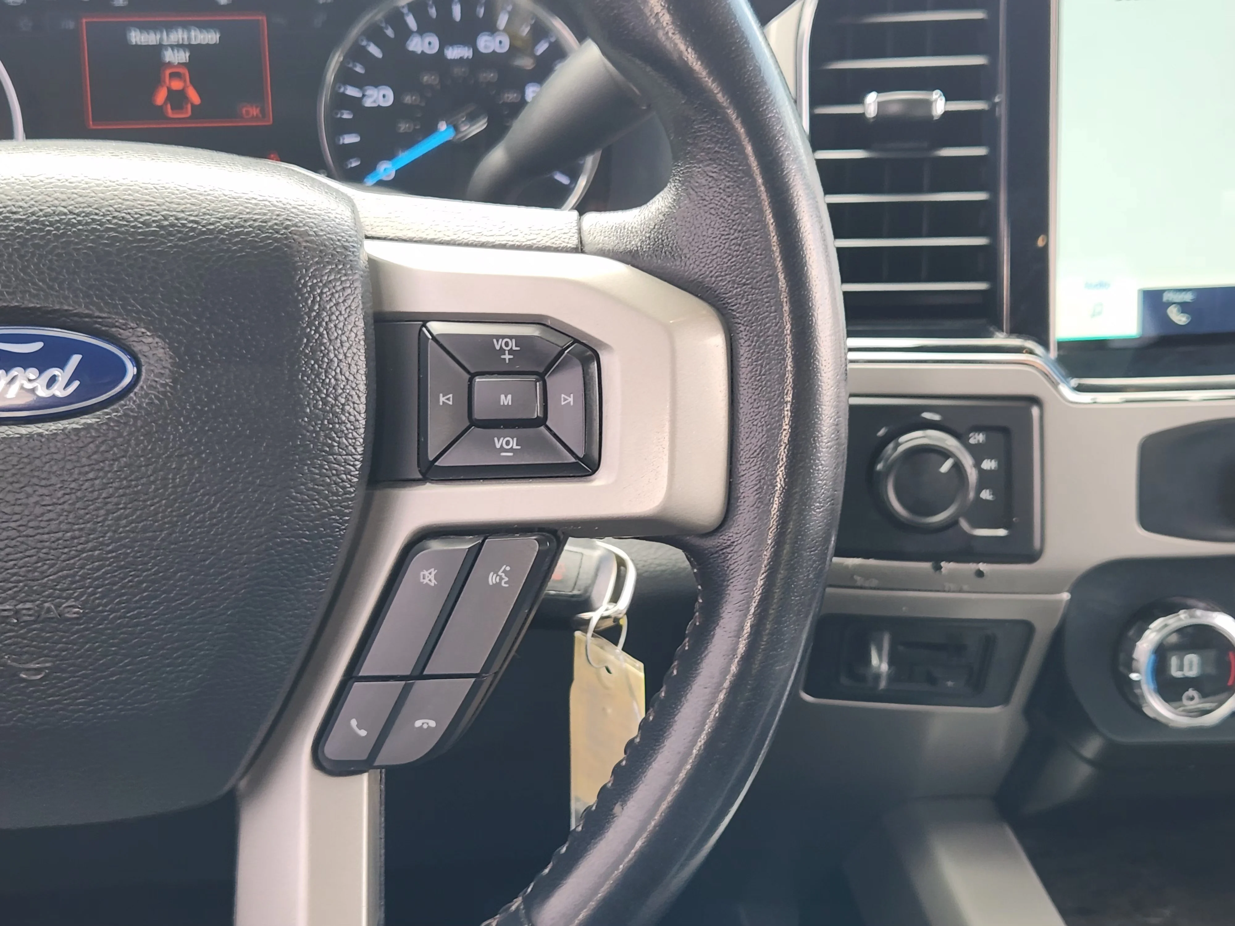 Used 2022  Ford XL image 27