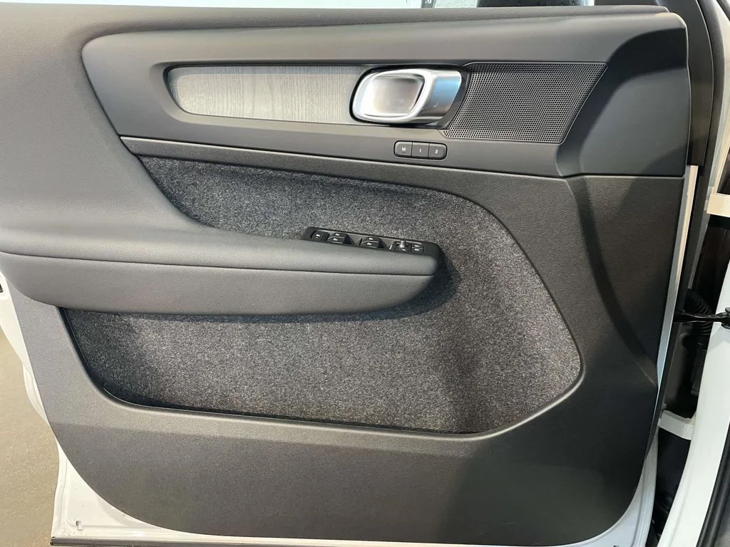 2026 Volvo XC40 Core - Photo 33