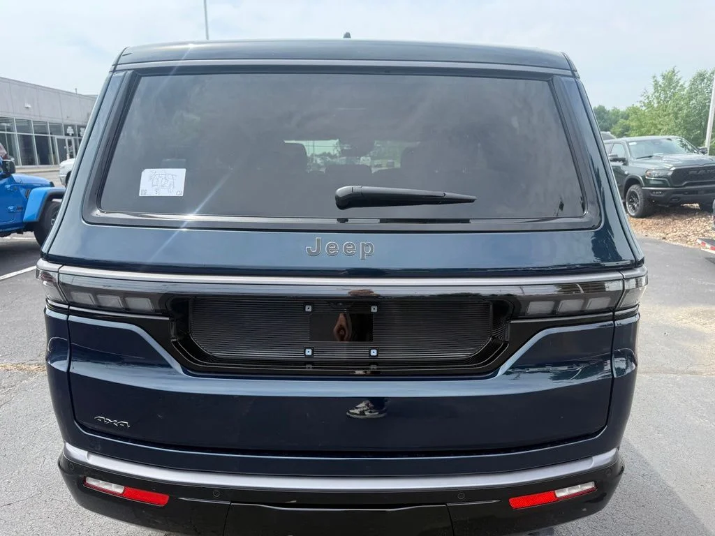 New 2026 Fathom Blue Pearlcoat Jeep Upland image 5