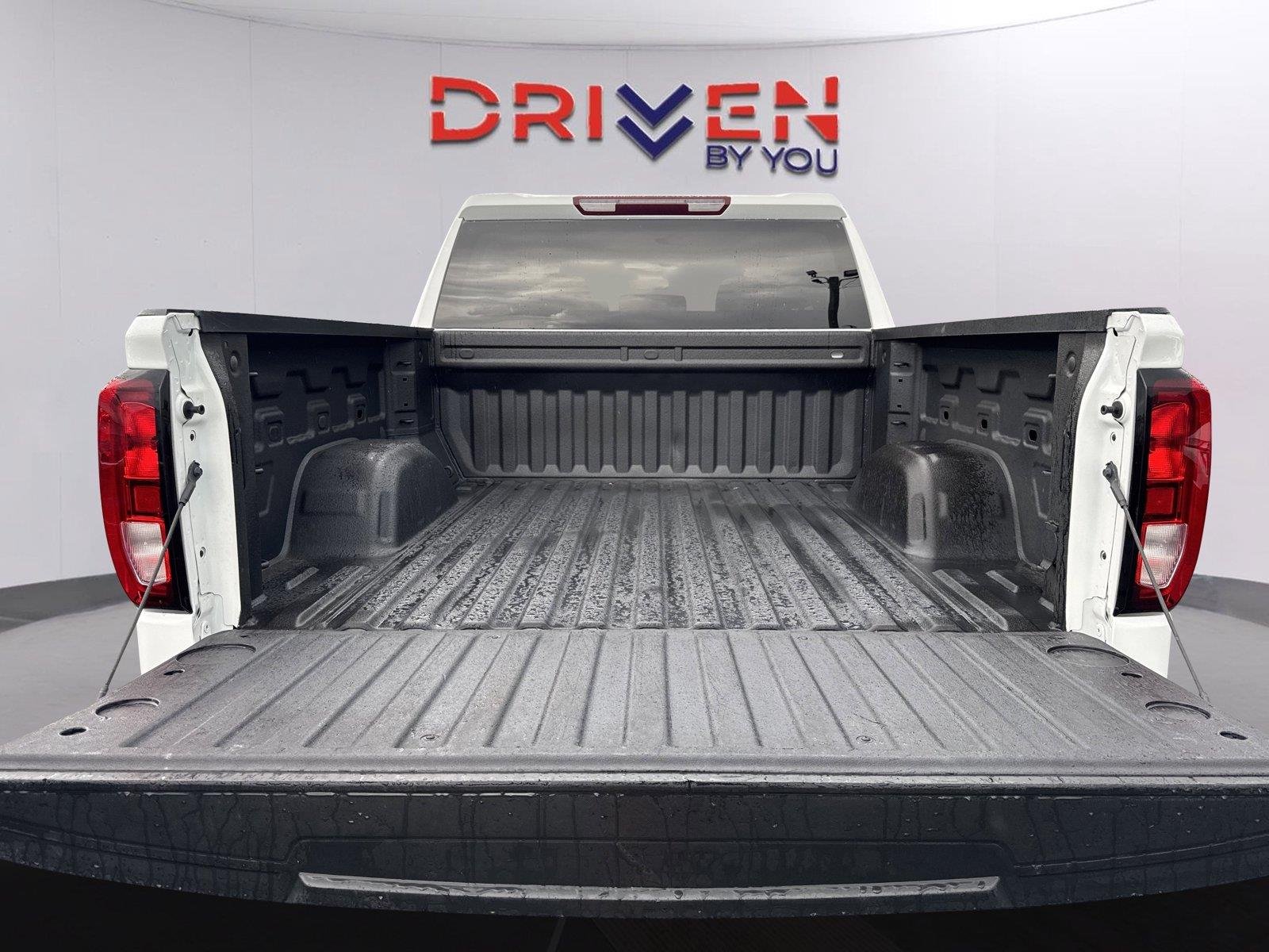 Used 2025 Summit White GMC Pro image 32