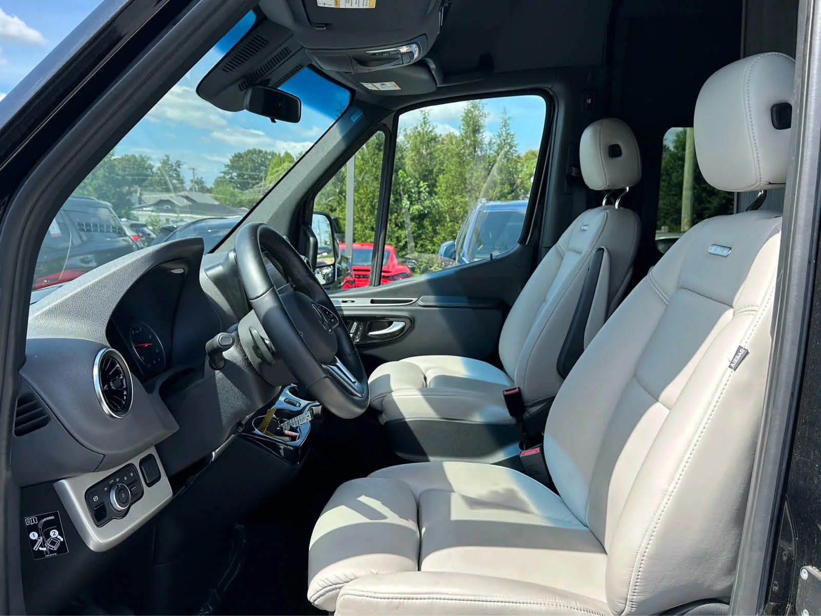 Used 2022 Obsidian Black Metallic Mercedes-Benz  image 10