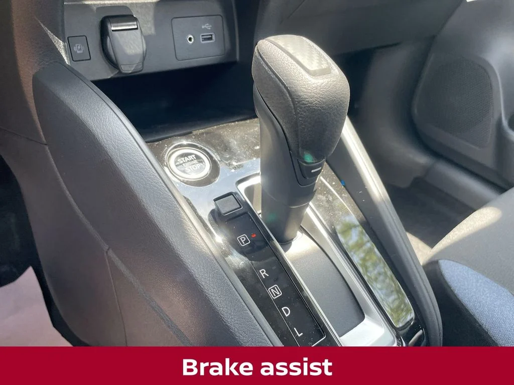 2025 Nissan Versa Sedan SV - Photo 32