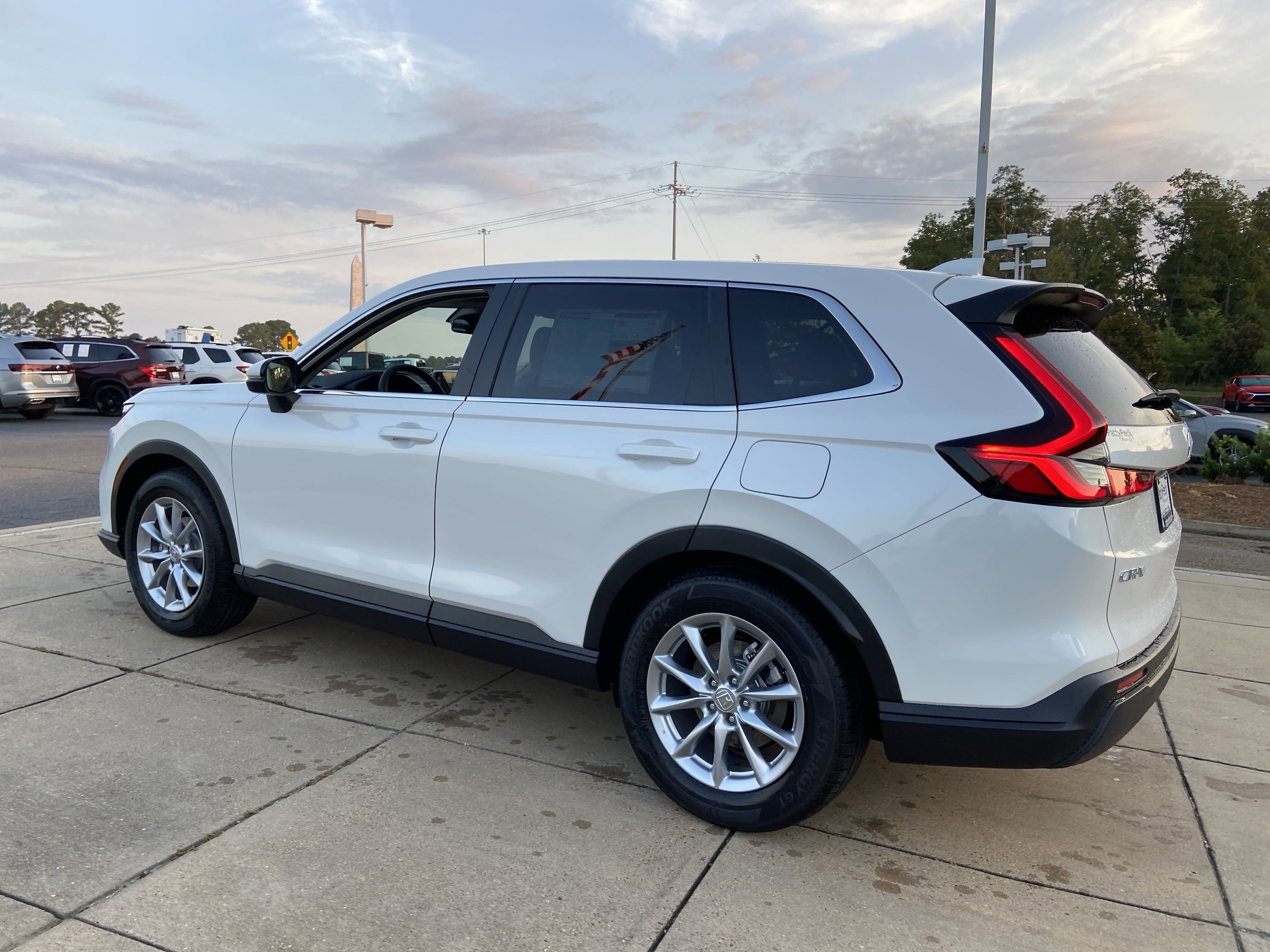 New 2026 Platinum White Pearl Honda EX image 7