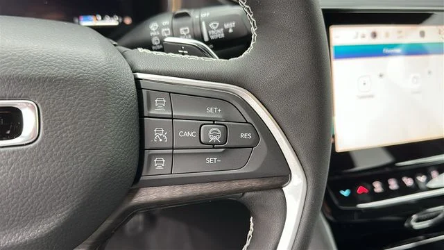 2026 Jeep Grand Cherokee Laredo - Photo 13