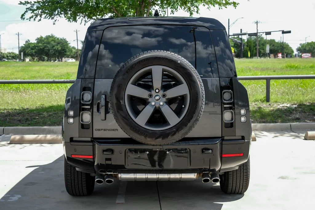 2025 Land Rover Defender V8 - Photo 11