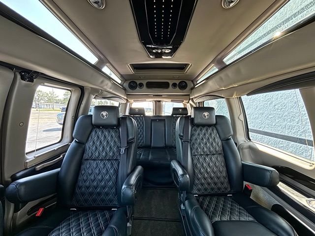 Used 2025 Special Exterior Color GMC Explorer Limited SE image 2