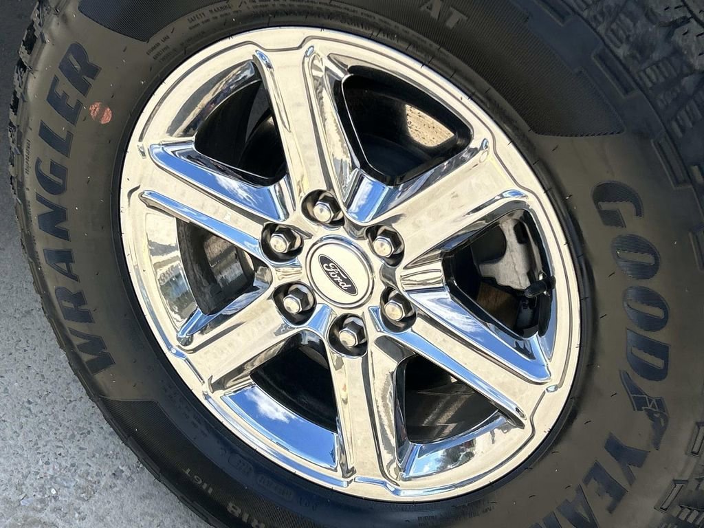 Used 2025 Oxford White Ford XLT image 11