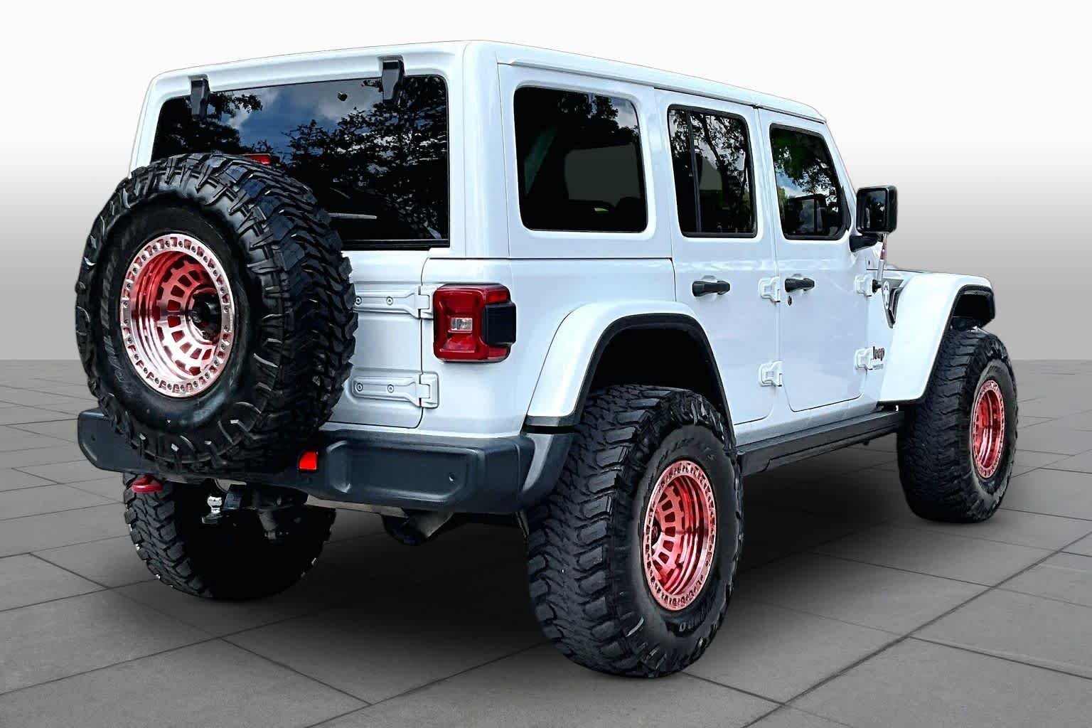 Used 2020 Bright White Clearcoat Jeep Rubicon image 12