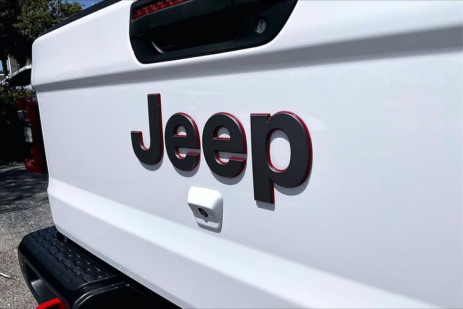 Used 2020 Bright White Clearcoat Jeep Rubicon image 30