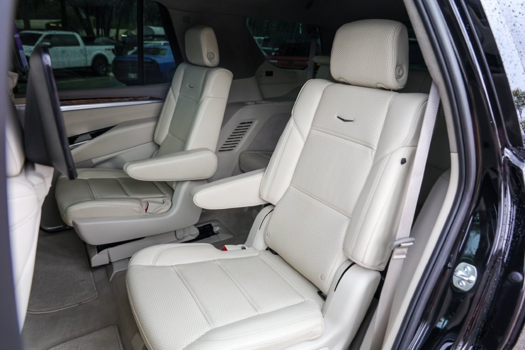 Certified Used 2025 Black Raven Cadillac Sport Platinum image 23