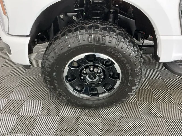New 2026 Oxford White Ford XLT image 33