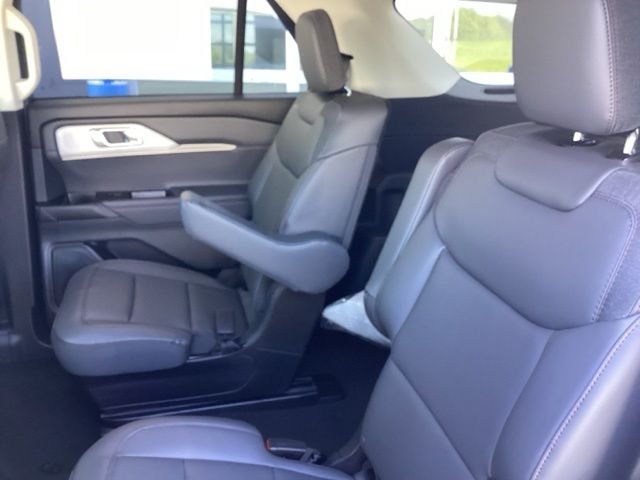New 2026 Space White Metallic Ford Active image 16