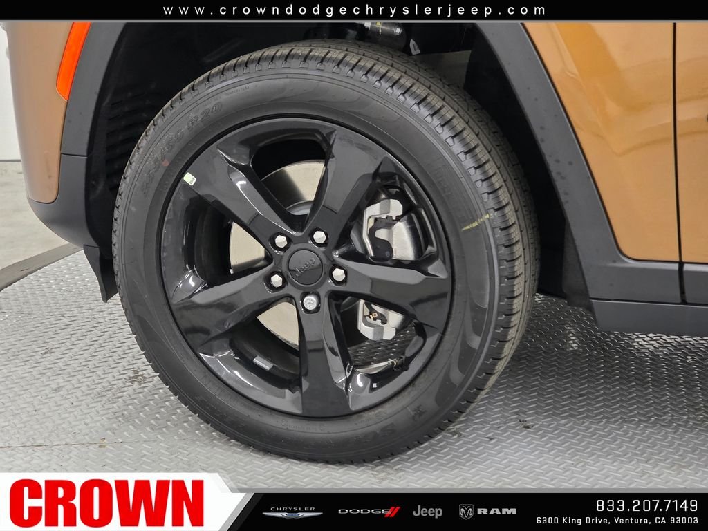 New 2026 Copper Shino Metallic Clear-Coat Exterior Paint Jeep Limited image 9