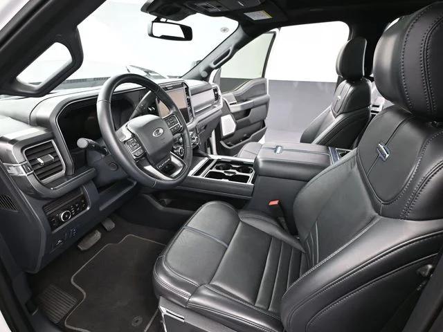 2025 Ford F-250 Super Duty Platinum - Photo 24