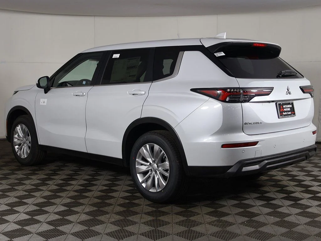 New 2026 White Mitsubishi ES image 10