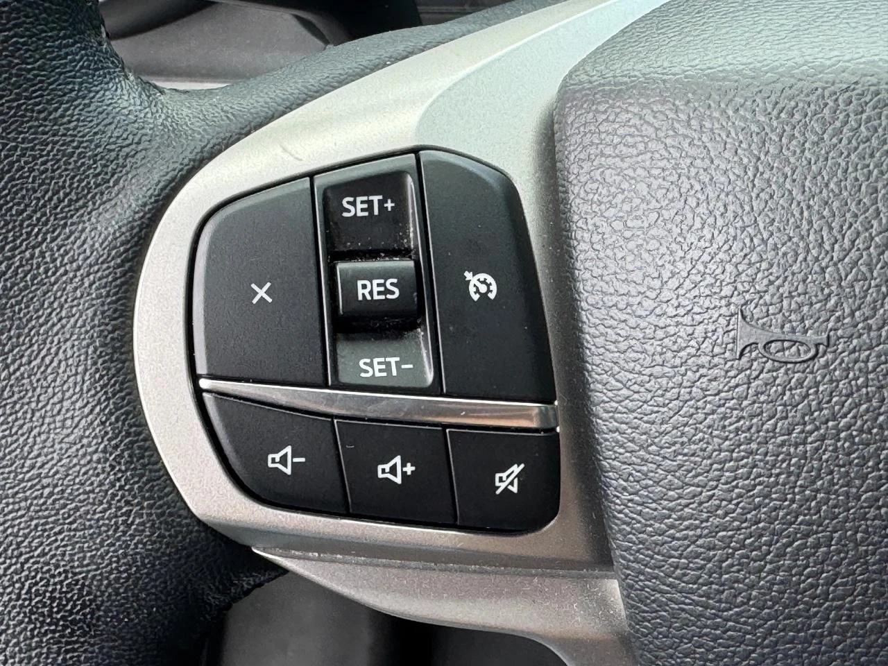 Used 2023 Iconic Silver Ford XLT image 21
