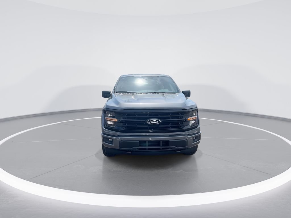 New 2026 Carbonized Gray Metallic Ford XLT image 3