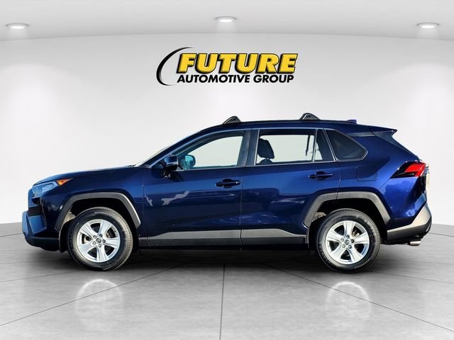 Used 2020  Toyota XLE image 6