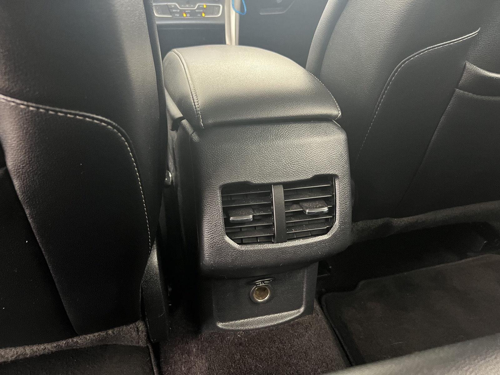 Used 2017 Magnetic Ford SE image 25
