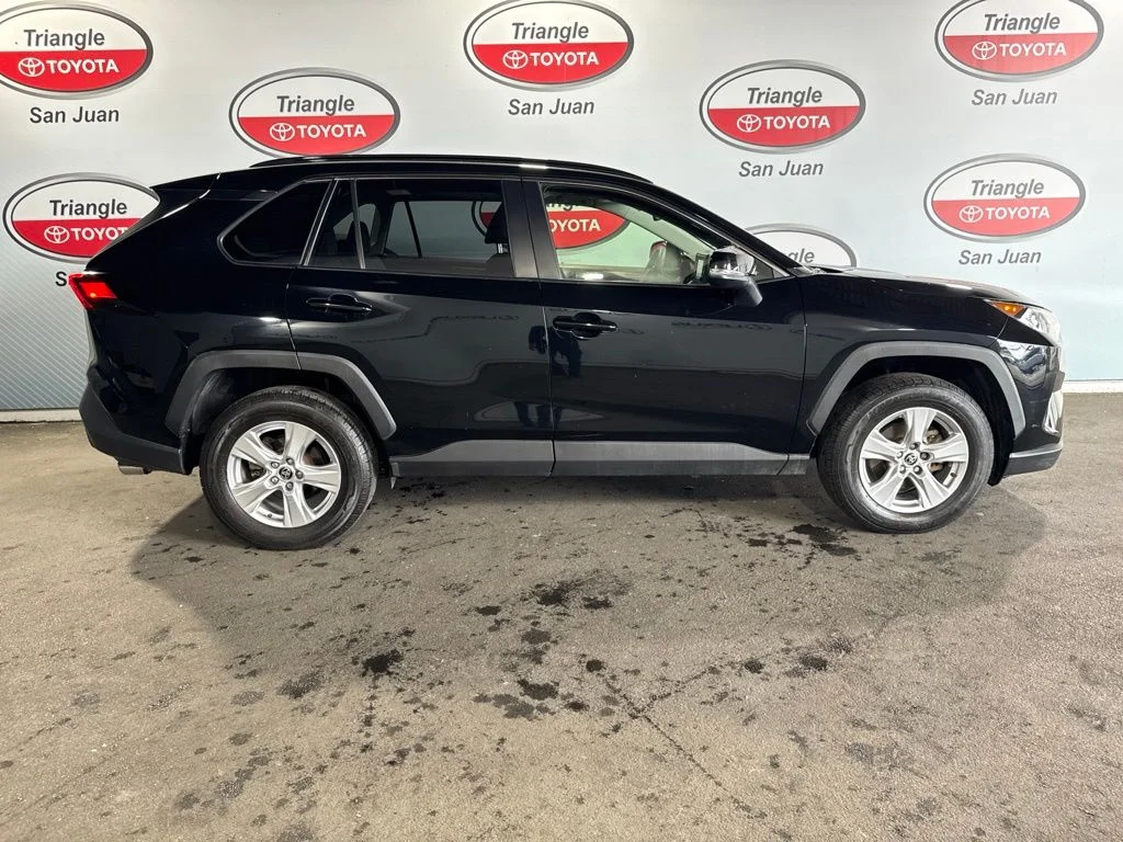 Used 2020 Black Toyota XLE image 6