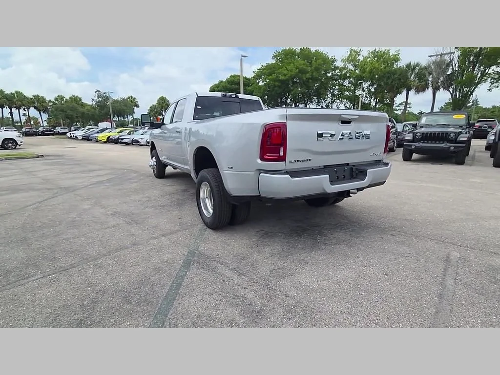 New 2026 Silver-Zynith Exterior Paint RAM Laramie image 32