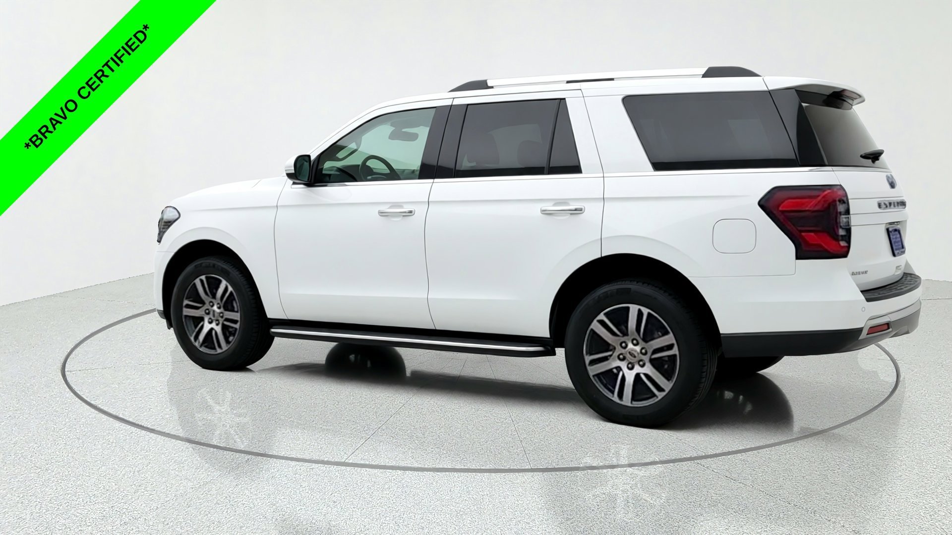 Used 2022  Ford Limited image 6