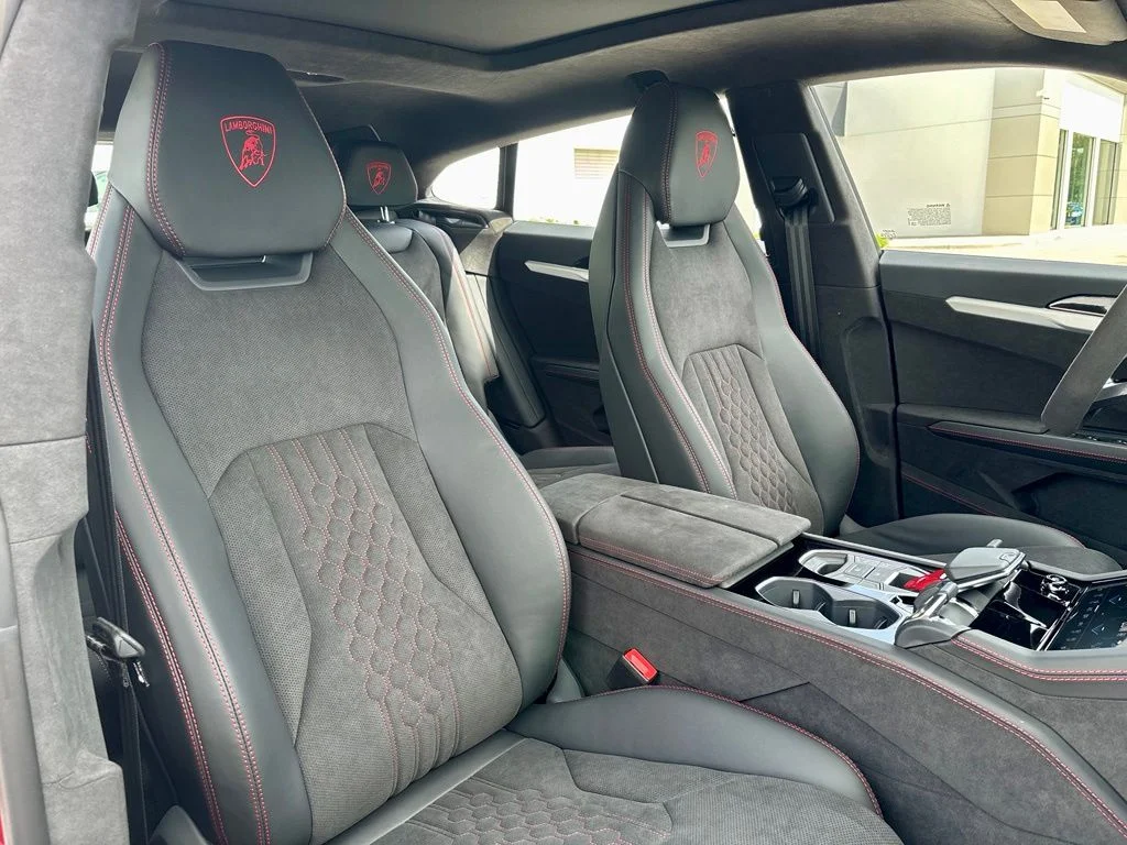 New 2026 Red Lamborghini SE image 21