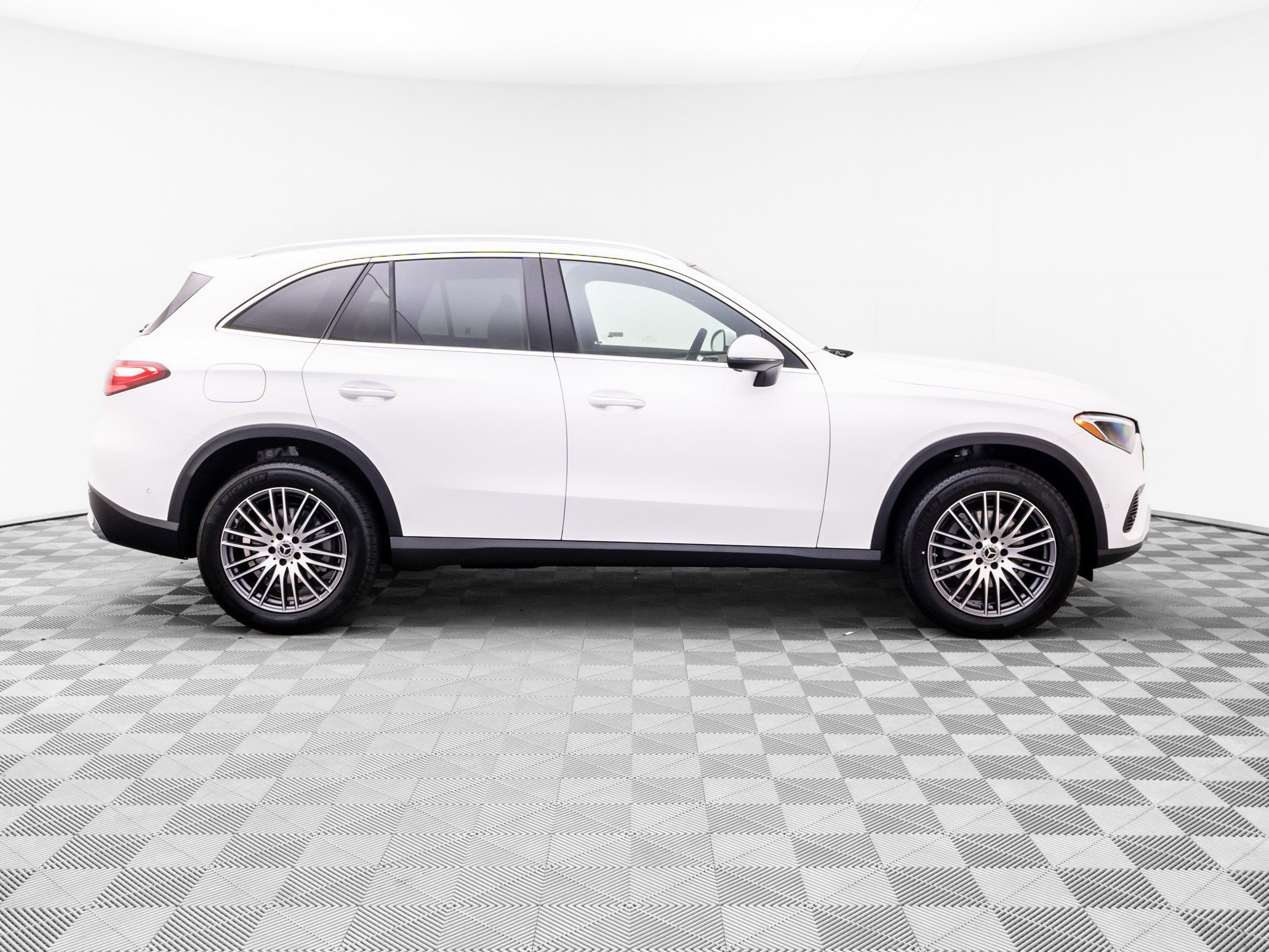 New 2026 White Mercedes-Benz GLC 300 image 44
