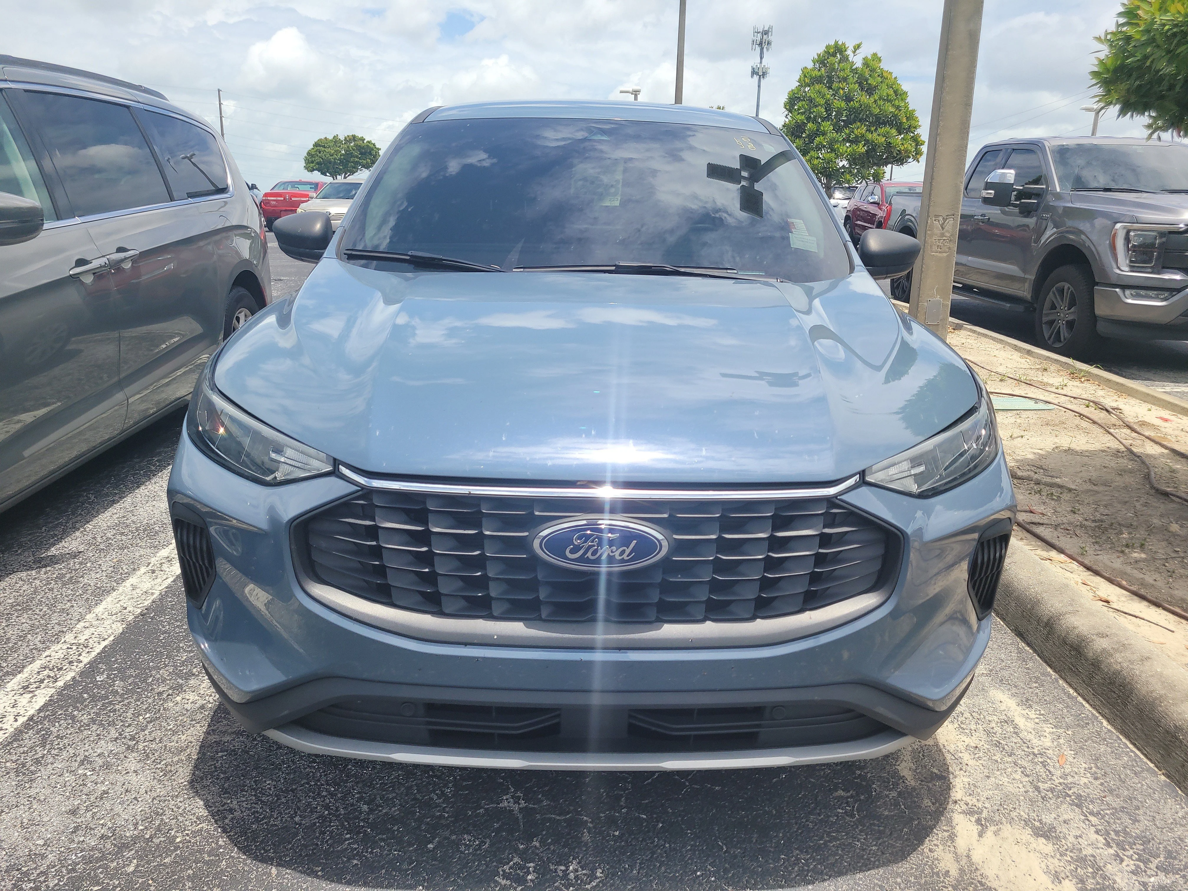Used 2024 Vapor Blue Ford Active image 2