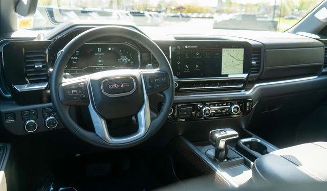 Used 2023 Blue GMC Elevation image 12