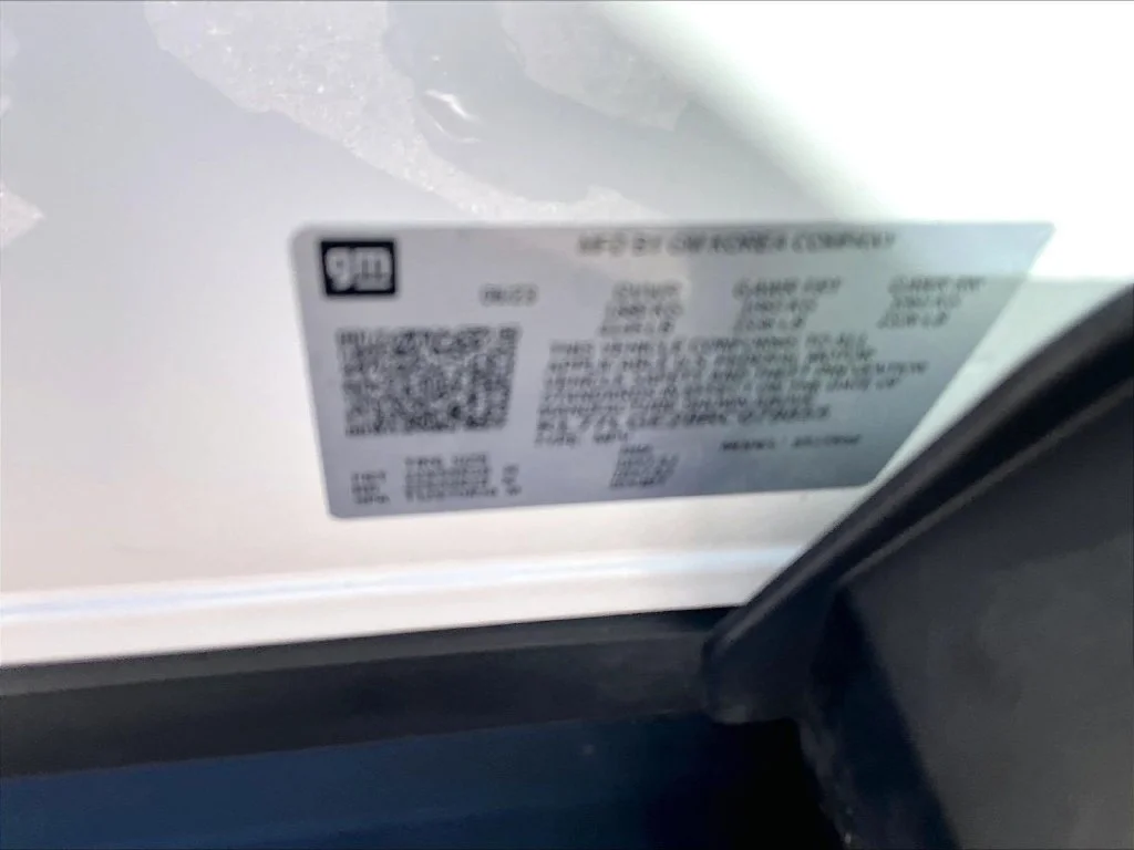 Used 2024 White Chevrolet 1RS image 35
